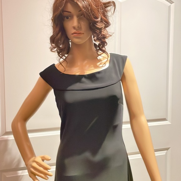 Frank Lyman long black Evening gown. NWT. Size 6. - Picture 2 of 8